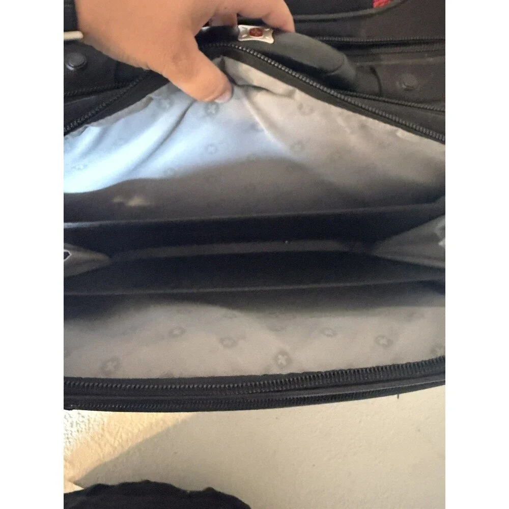 SwissGear luggage laptop